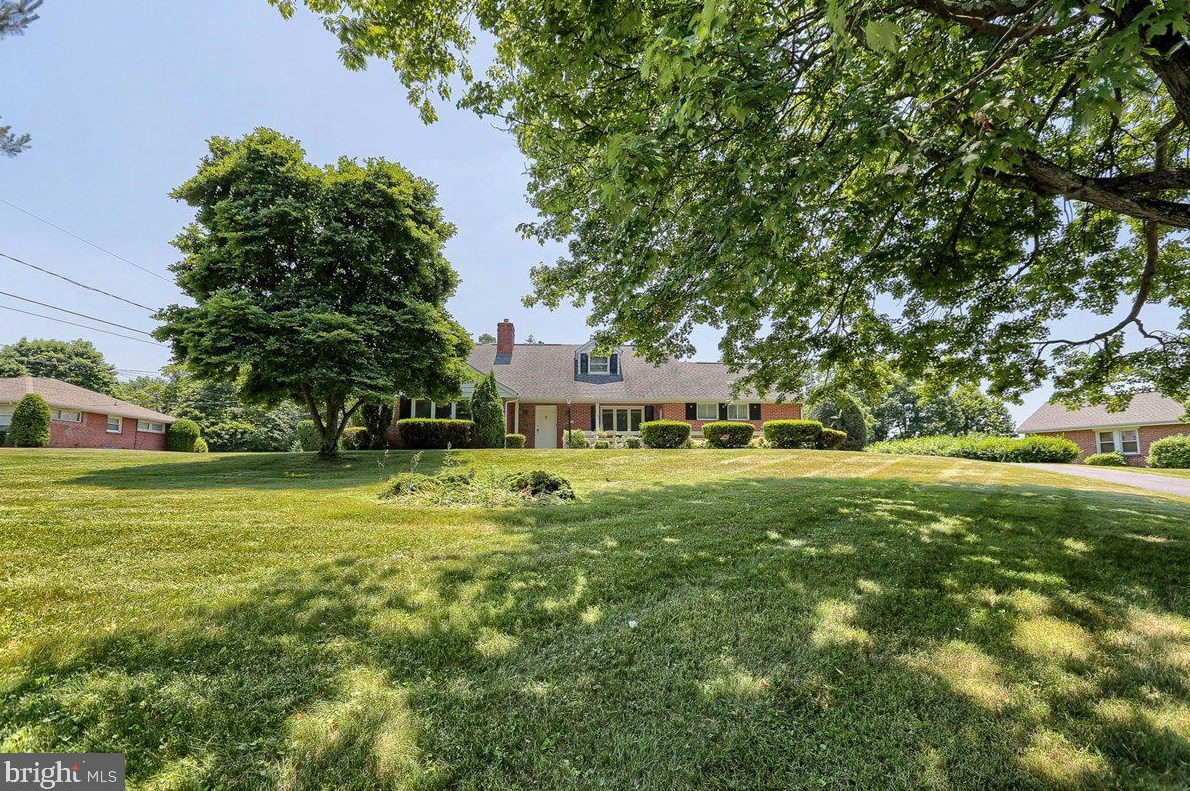 4105 Valley View Rd, Harrisburg, PA 17112