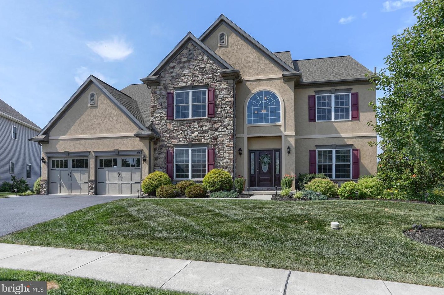 104 Scenic Ridge Dr, Hummelstown, PA 17036