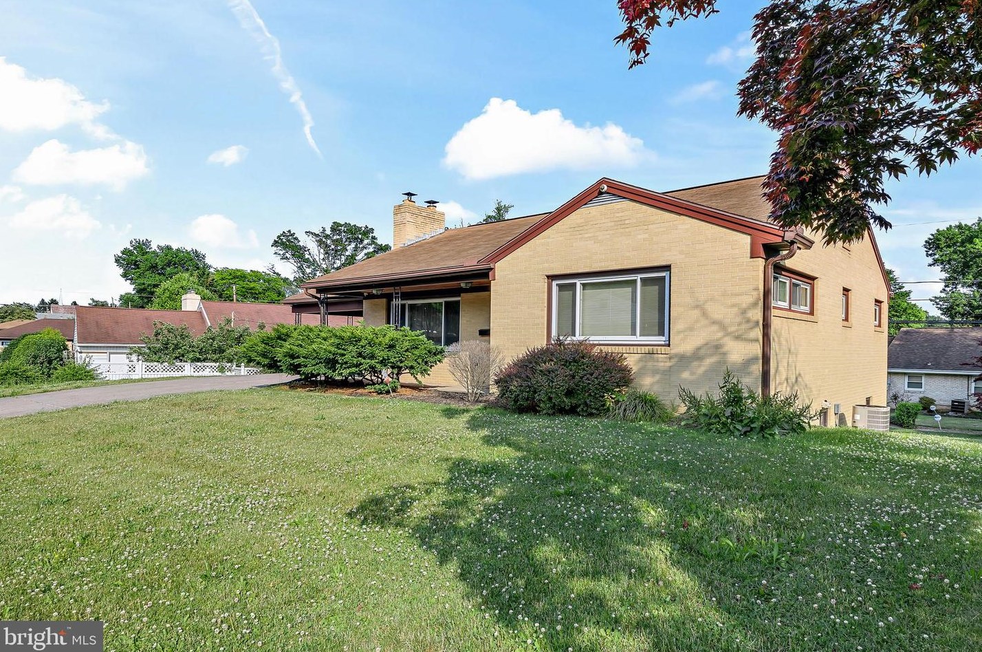 3117 Union Deposit Rd, Harrisburg, PA 17109