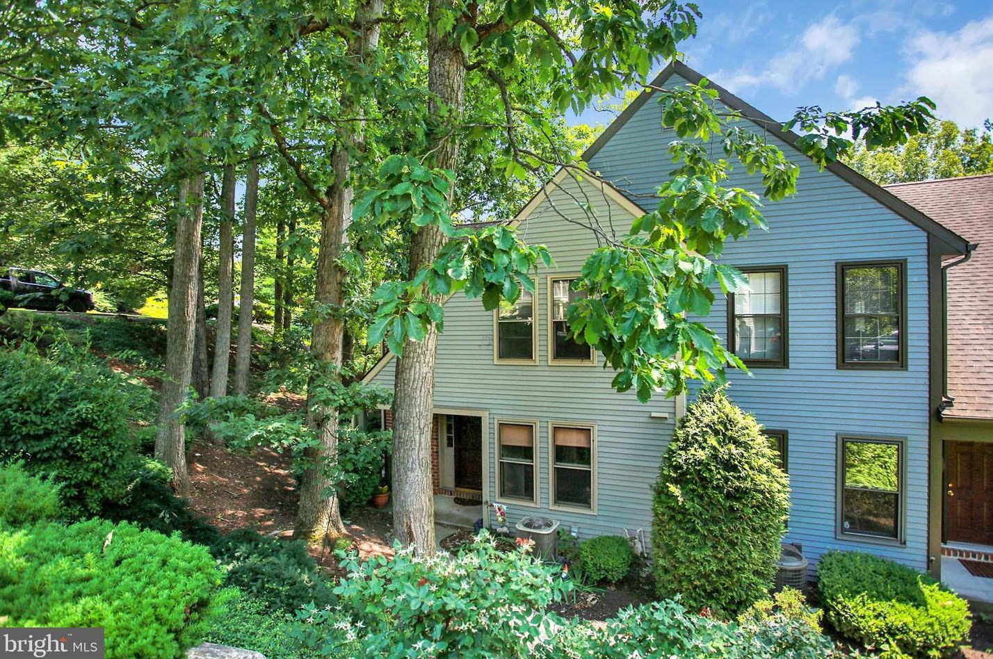 1101 Galway Ct, Hummelstown, PA 17036