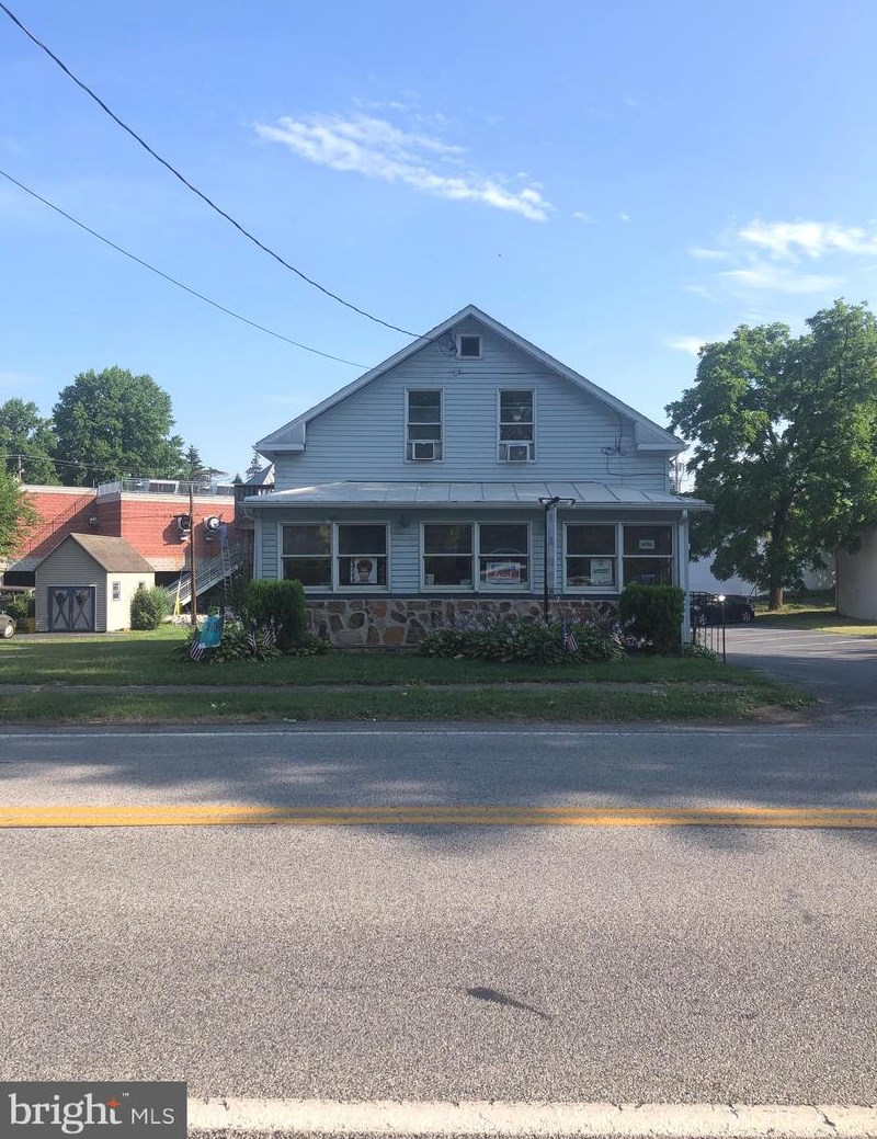 3812 Locust Ln, Harrisburg, PA 17109-3900