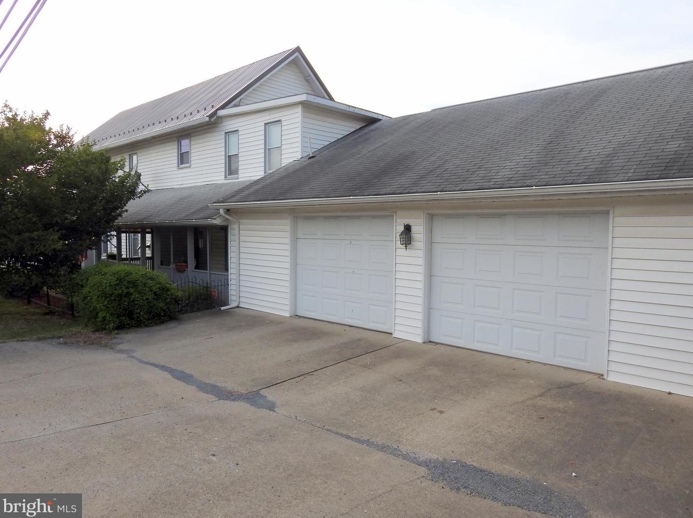 41 3rd St, Powells Vly, PA 17032-6010