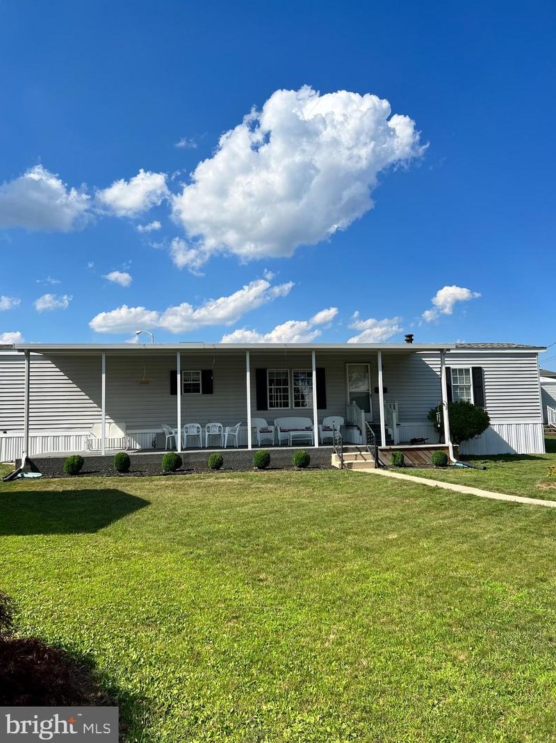 9 Skyview Dr, Swatara, PA 17033
