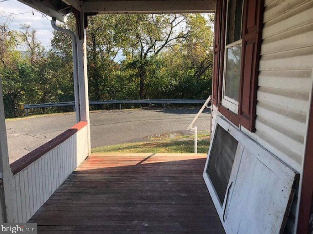 1450 Fulton Rd, Water Gap, PA 17018