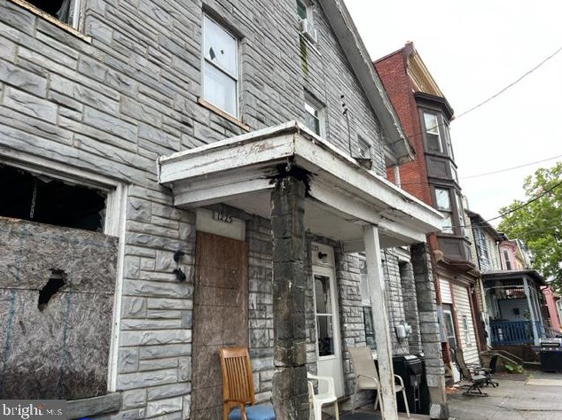 1225 Derry St, Harrisburg, PA 17104