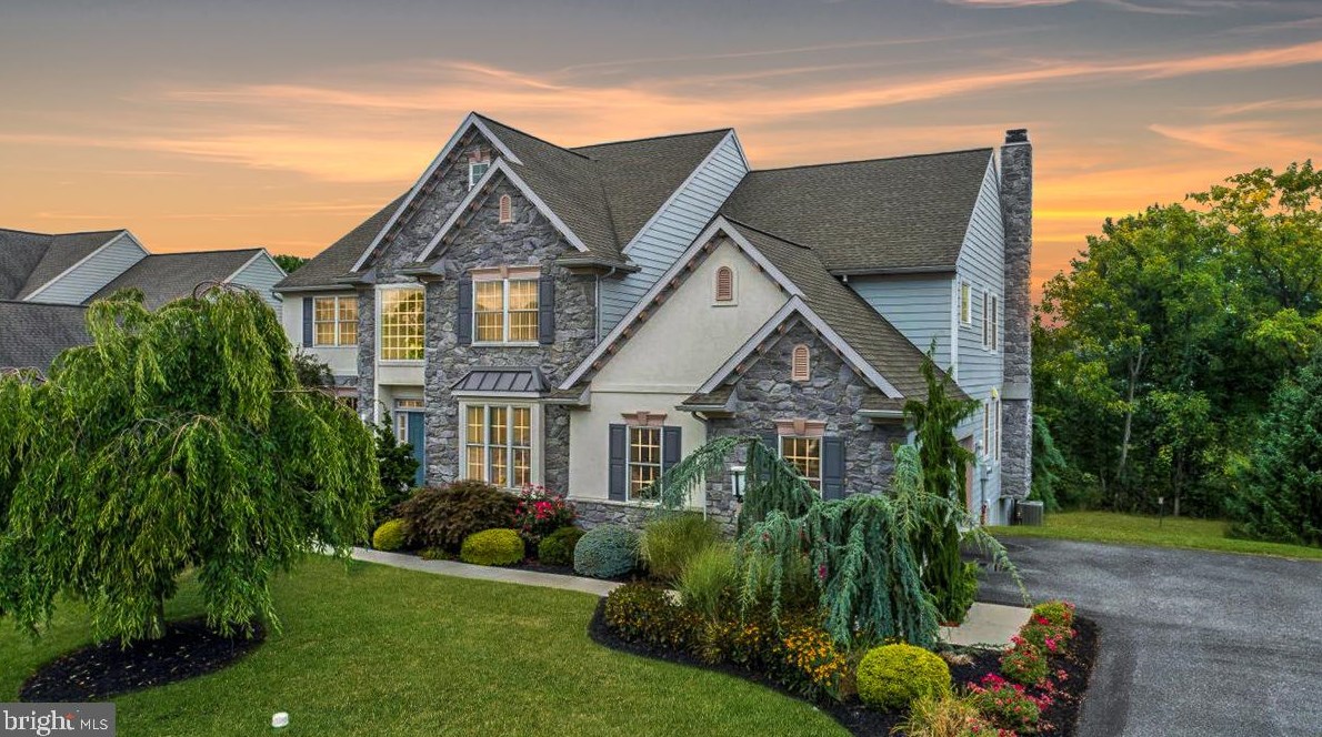 148 Savannah Dr, Hummelstown, PA 17036