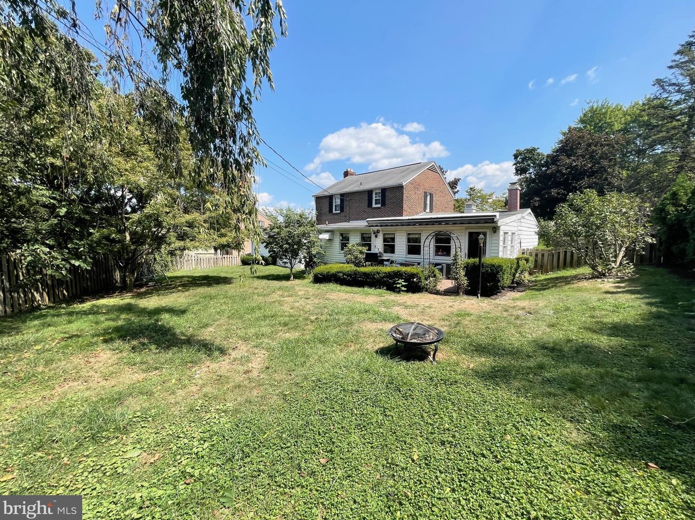 633 Vine St, Hbg Inter Airp PA  17057-2340 exterior