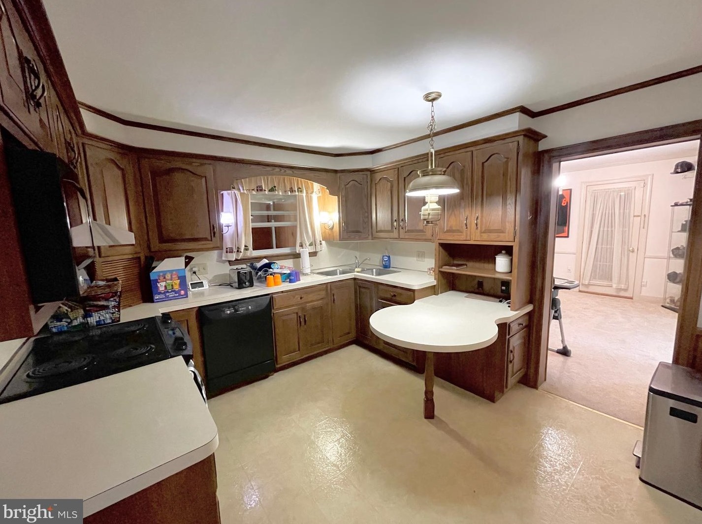 633 Vine St, Hbg Inter Airp PA  17057-2340 exterior