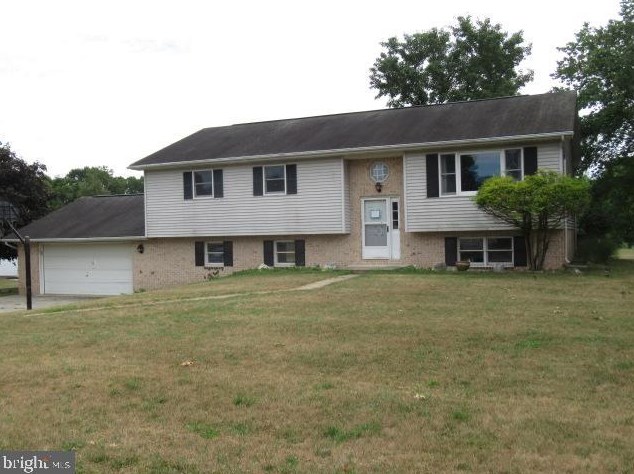 87 Cessna Dr, Powells Vly, PA 17032-9764
