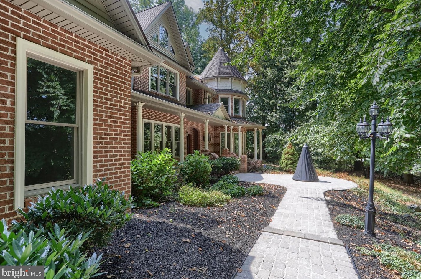 1171 Julianne Dr, Hummelstown, PA 17036