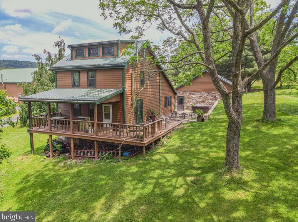 763 Tourist Park Rd, Powells Vly, PA 17032