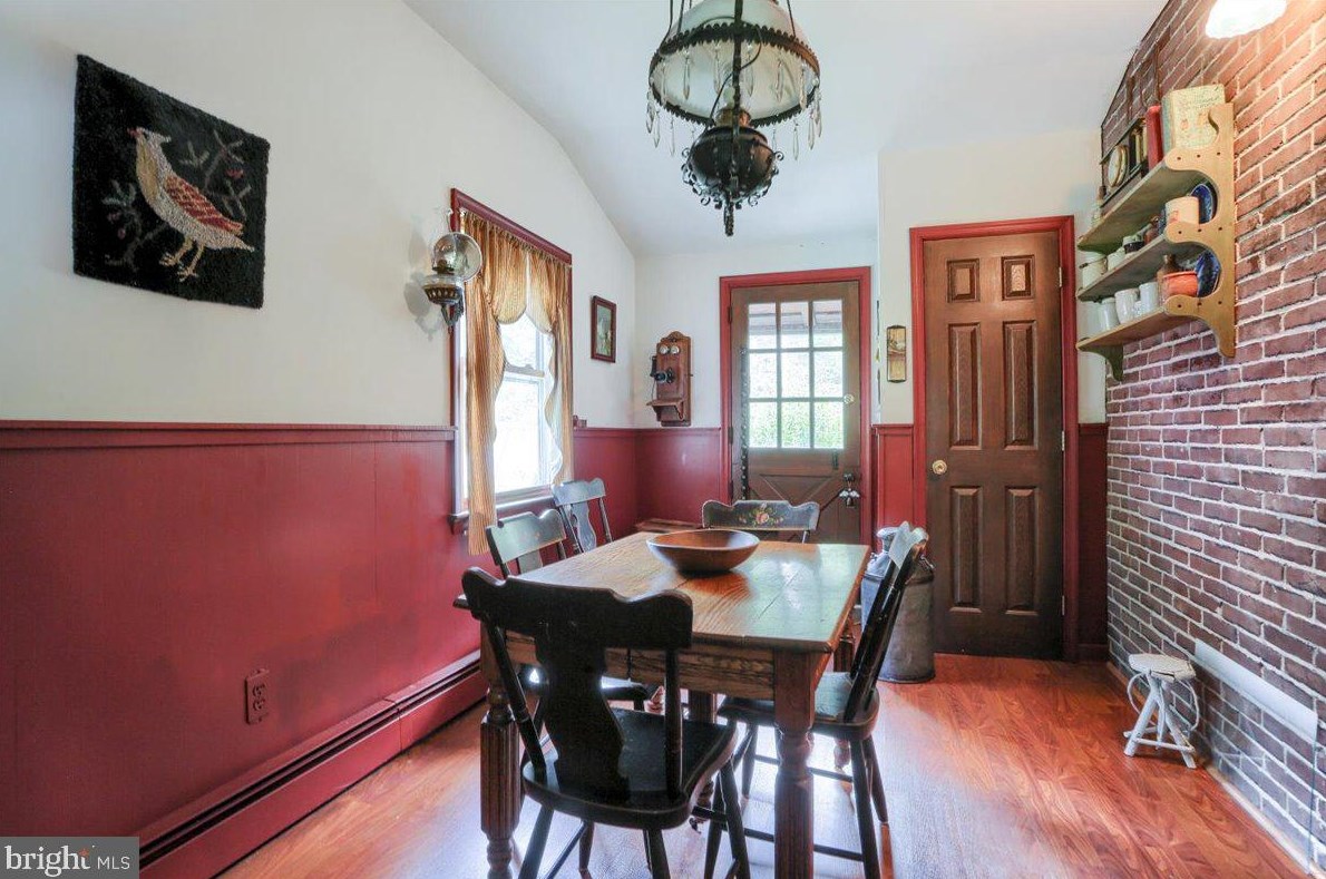 1731 Mountain Rd, Water Gap, PA 17018