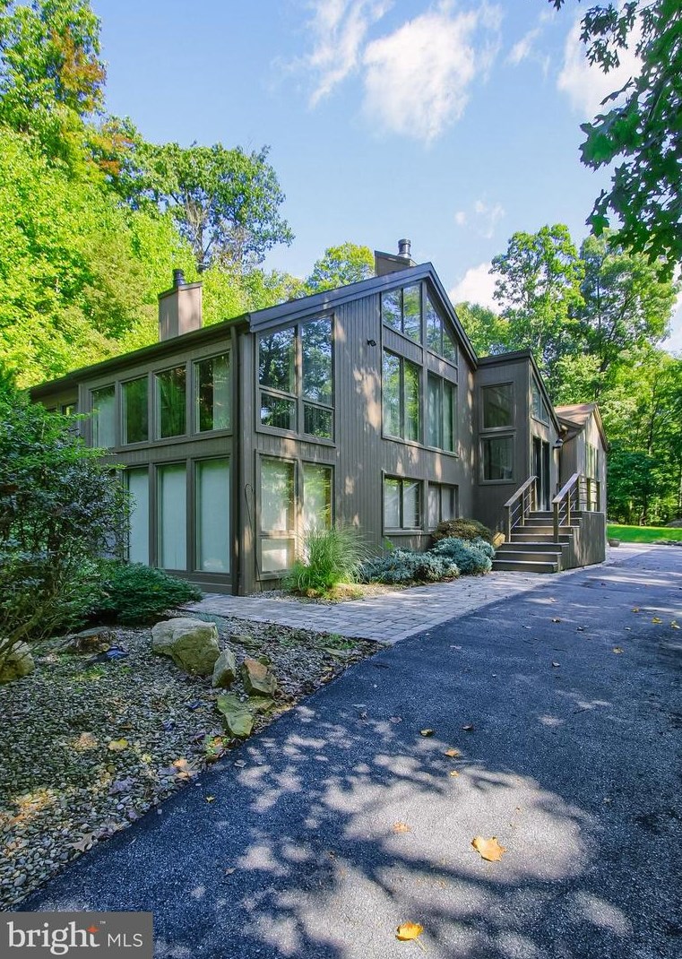 711 Forrest Rd, Harrisburg, PA 17112-9214