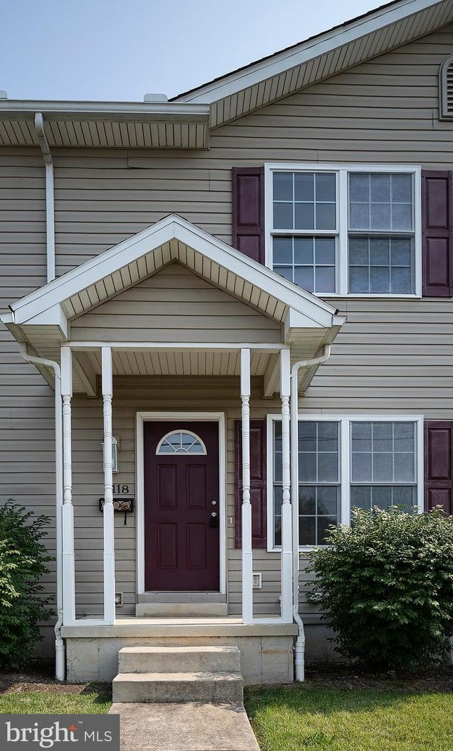 118 Wood St, Hbg Inter Airp, PA 17057-1236