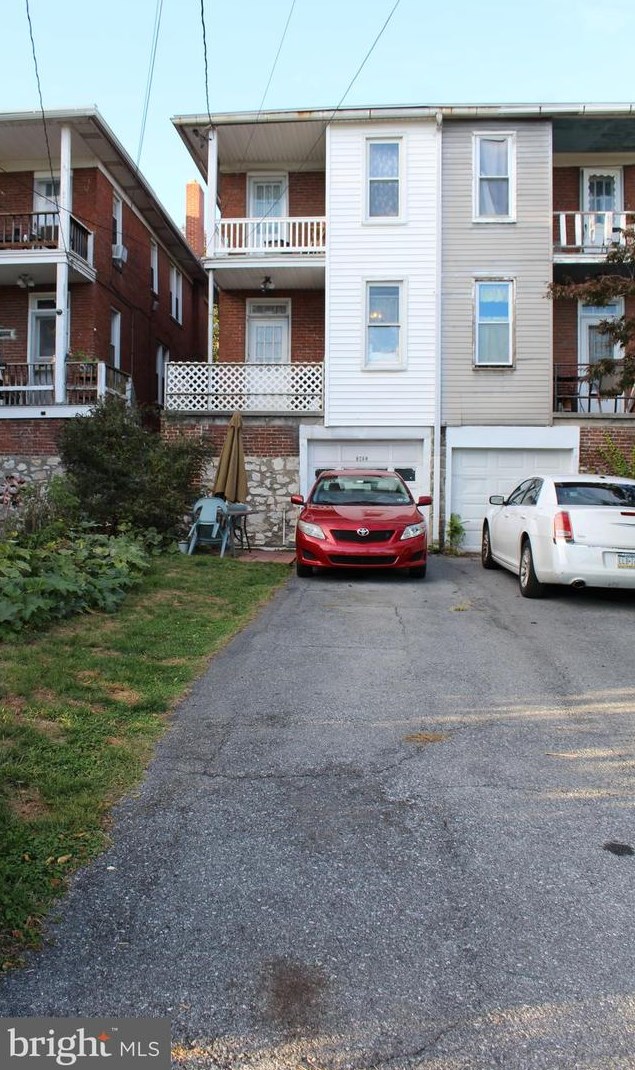 3025 Derry St, Harrisburg PA 17111-1648 exterior