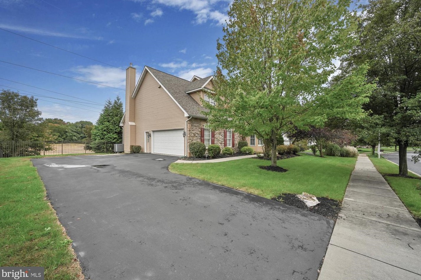 1107 Duesenberg Dr, Hummelstown, PA 17036