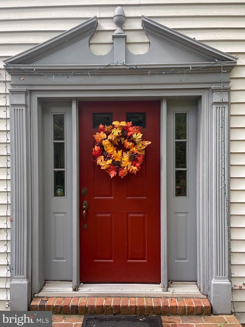 1501 Spring Hill Dr, Hummelstown PA  17036-8753 exterior