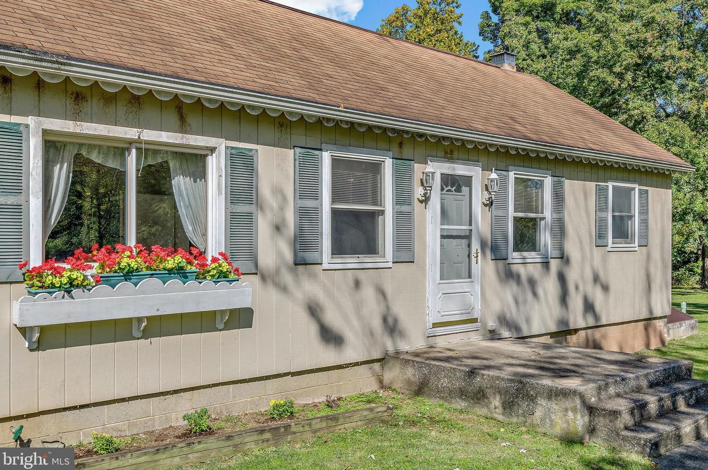 499 Geyers Church Rd, Hbg Inter Airp, PA 17057-3927