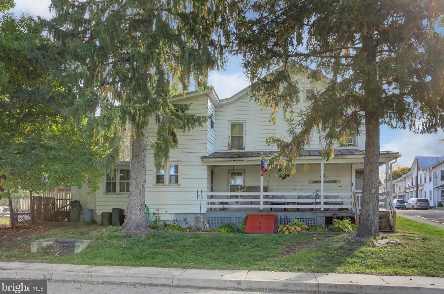 3 Front St, Powells Vly, PA 17032-9557