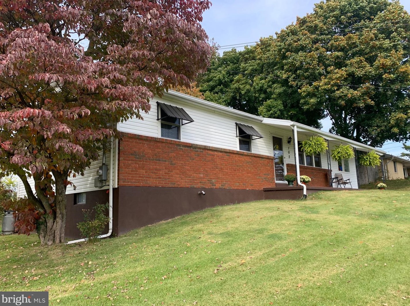 102 Sycamore Ave, Powells Vly, PA 17032-9508