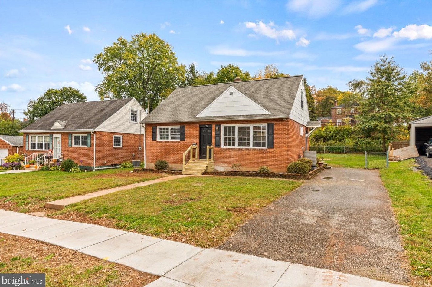 326 Roosevelt Ave, Hbg Inter Airp, PA 17057-2332
