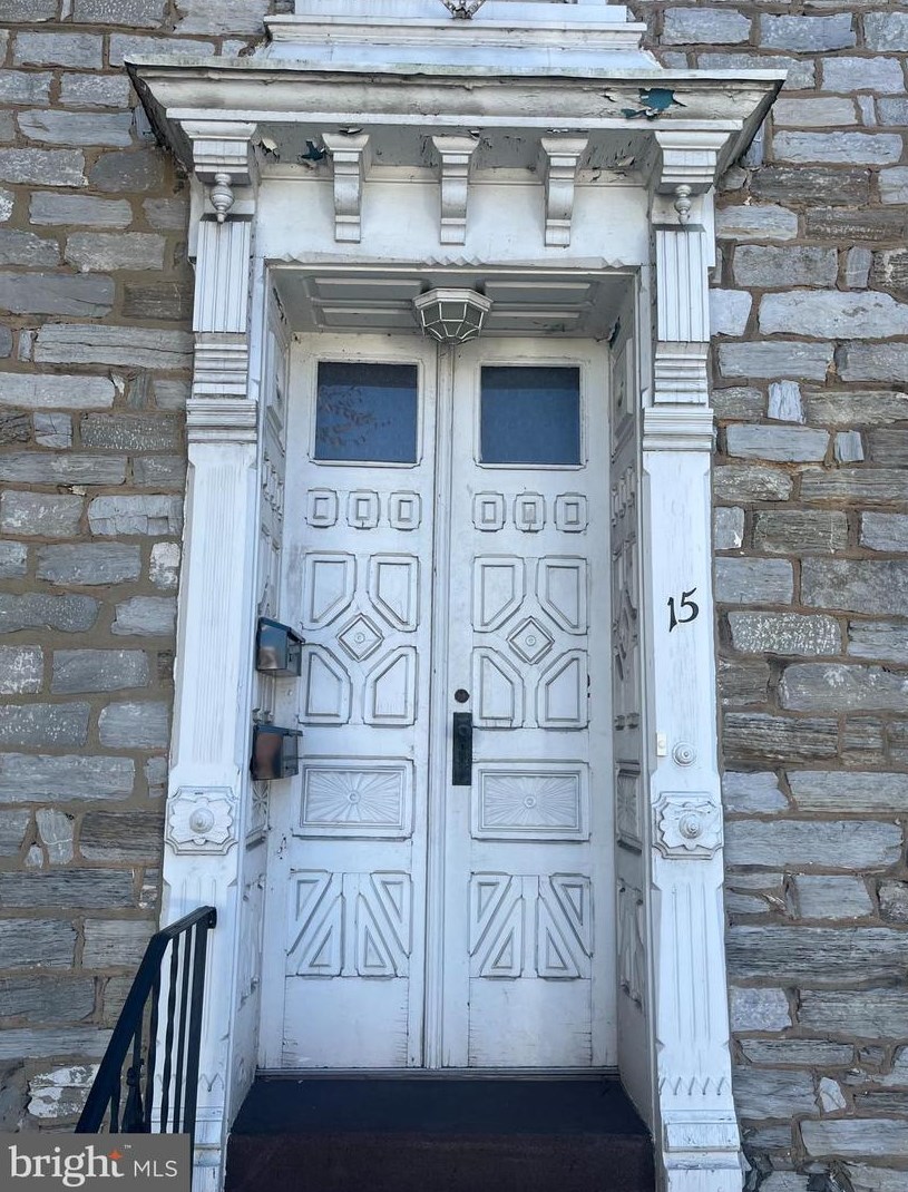 15 E Main St #apt B, Hummelstown, PA 17036