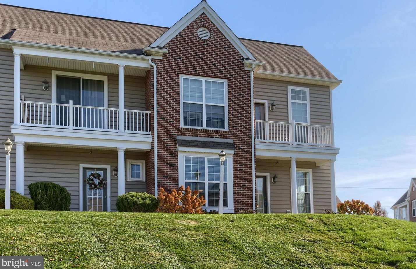 632 Darby Ct, Hummelstown, PA 17036