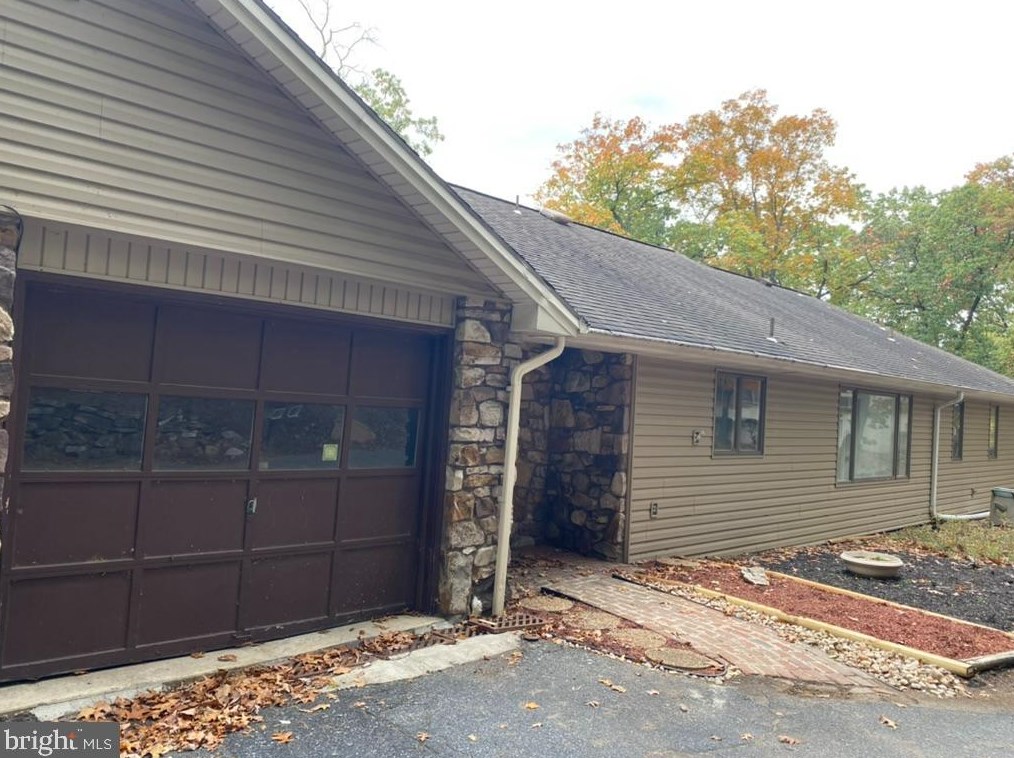 1700 Mountain View Rd #10, Harrisburg, PA 17110