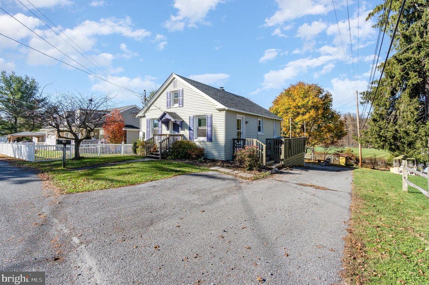 163 Victor St, Hummelstown, PA 17036