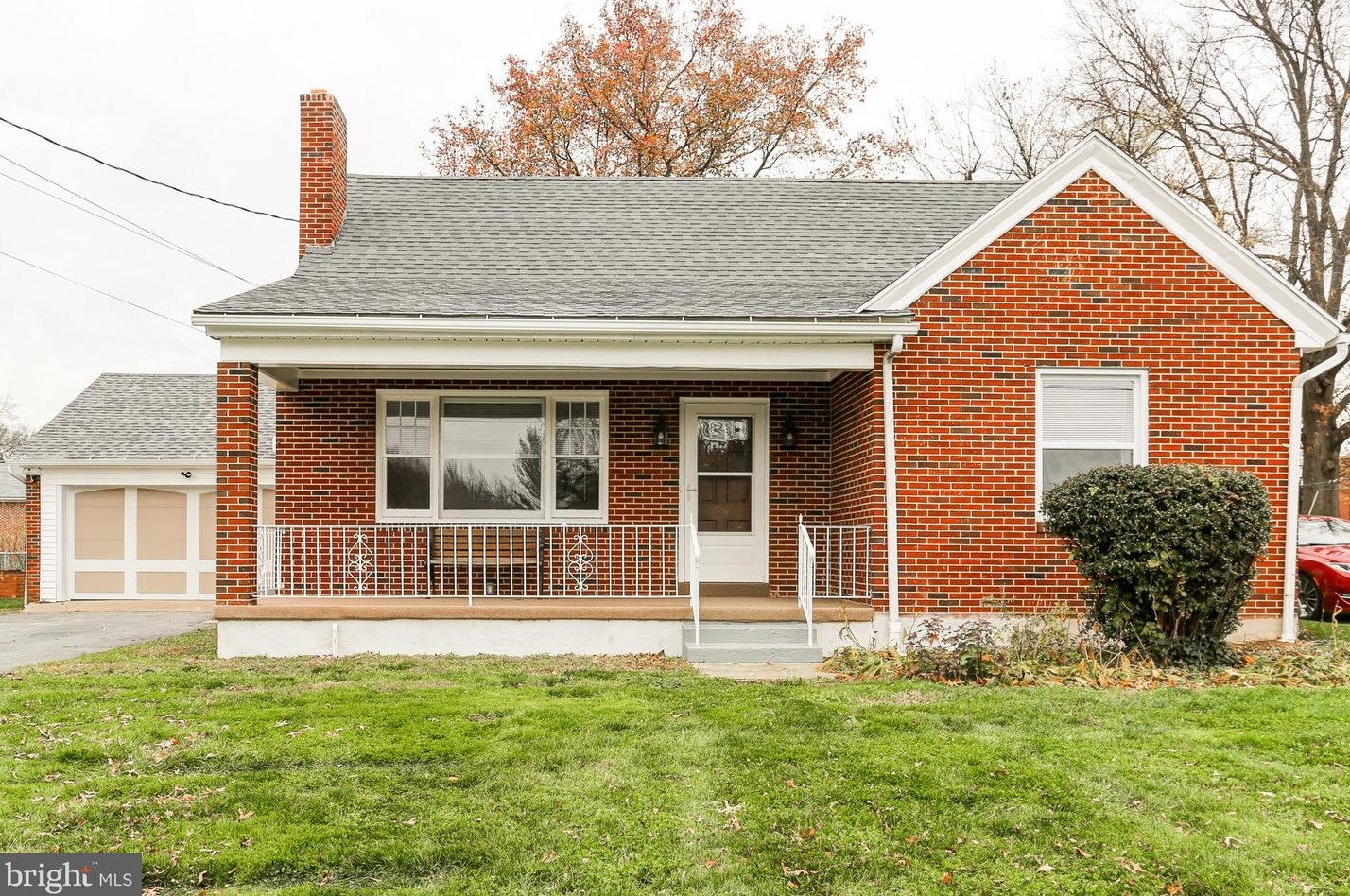 5904 Jonestown Rd, Harrisburg, PA 17112-4003