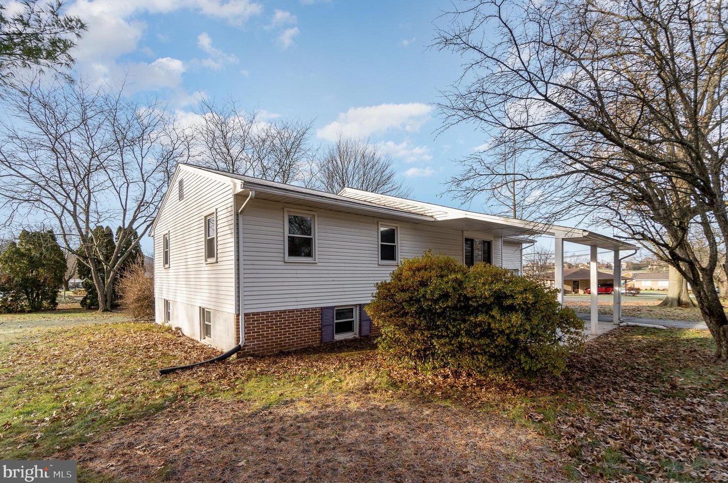 1014 Princeton Dr, Hummelstown, PA 17036