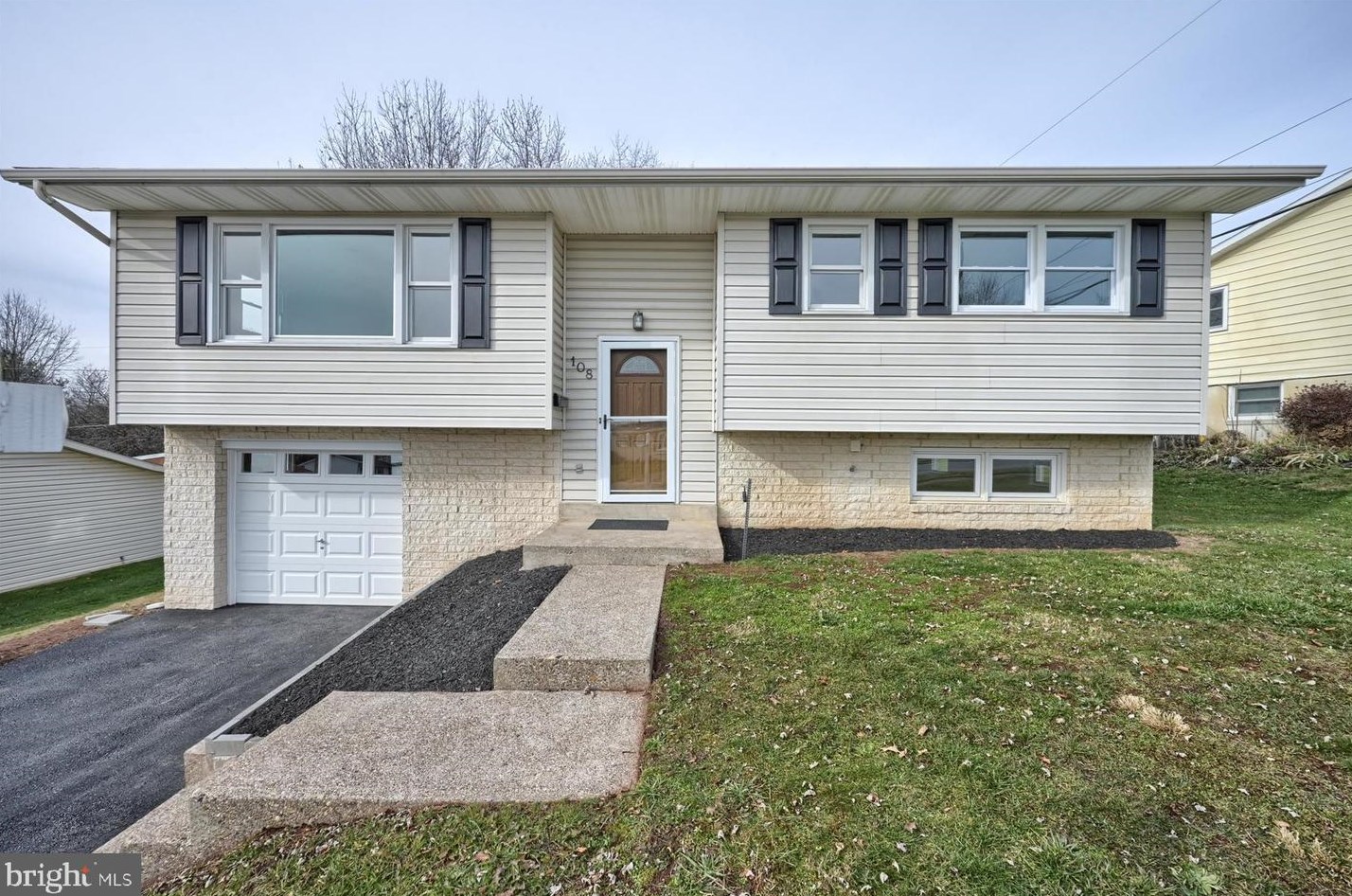 108 Greenwood Dr, Hbg Inter Airp, PA 17057