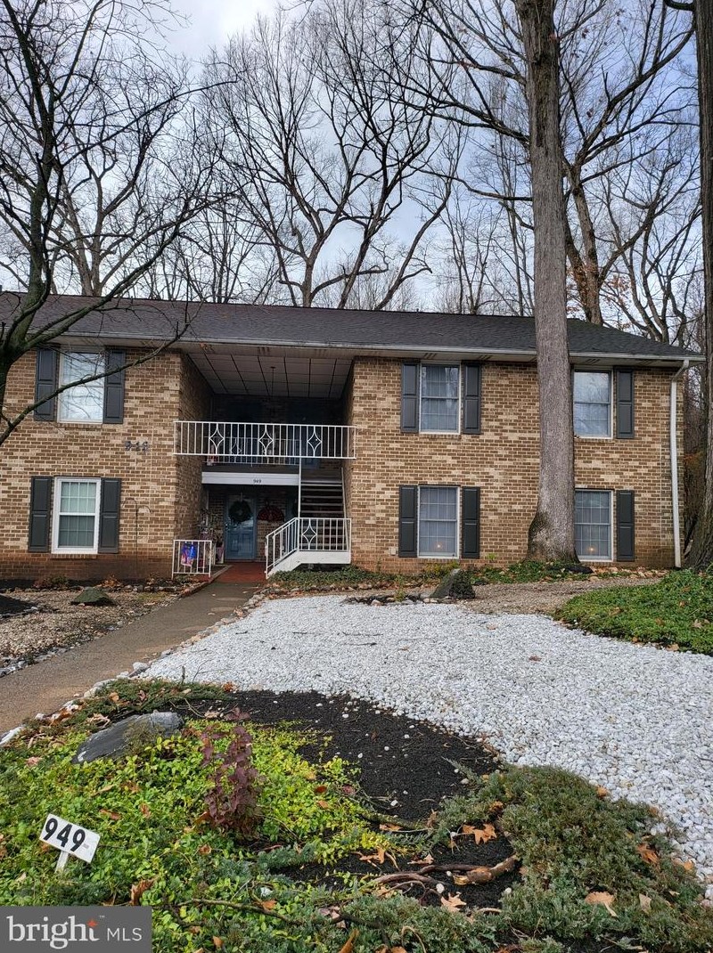 949 Innsbruck Dr, Hummelstown, PA 17036