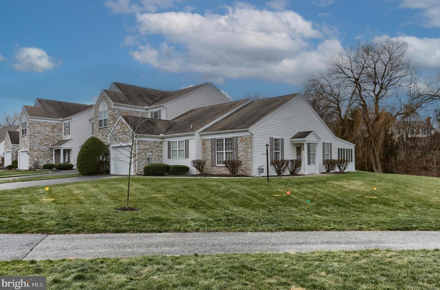 641 Springhouse Ln, Hummelstown, PA 17036