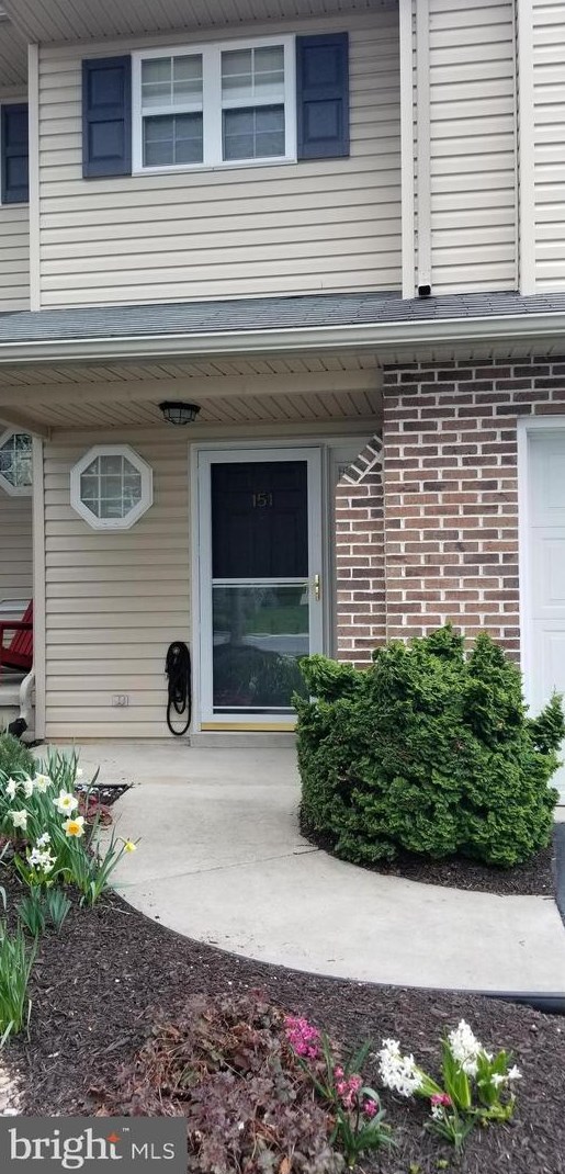 151 Cardinal Ln, Hummelstown, PA 17036