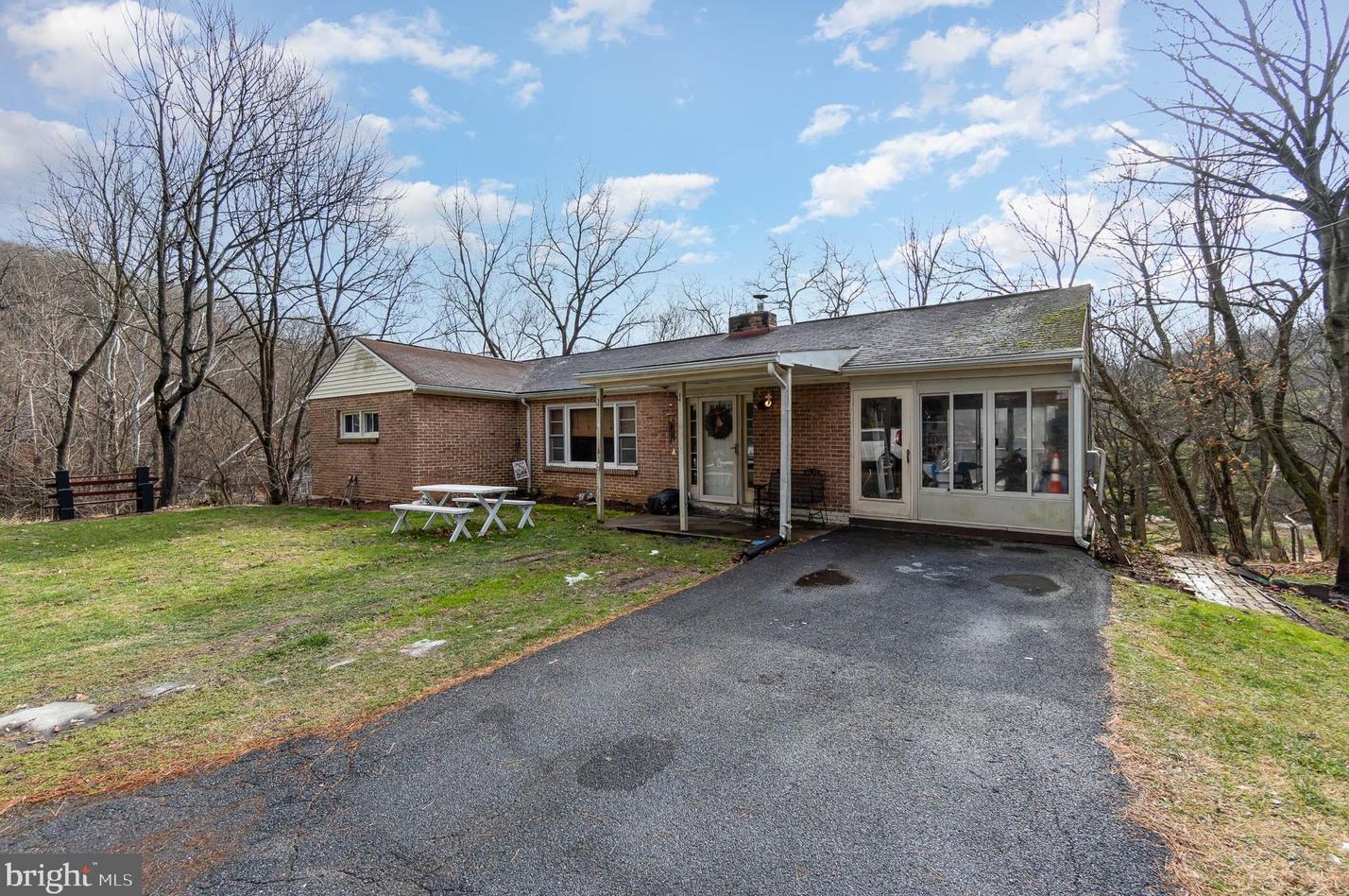 21 Rexford Rd, Hummelstown, PA 17036