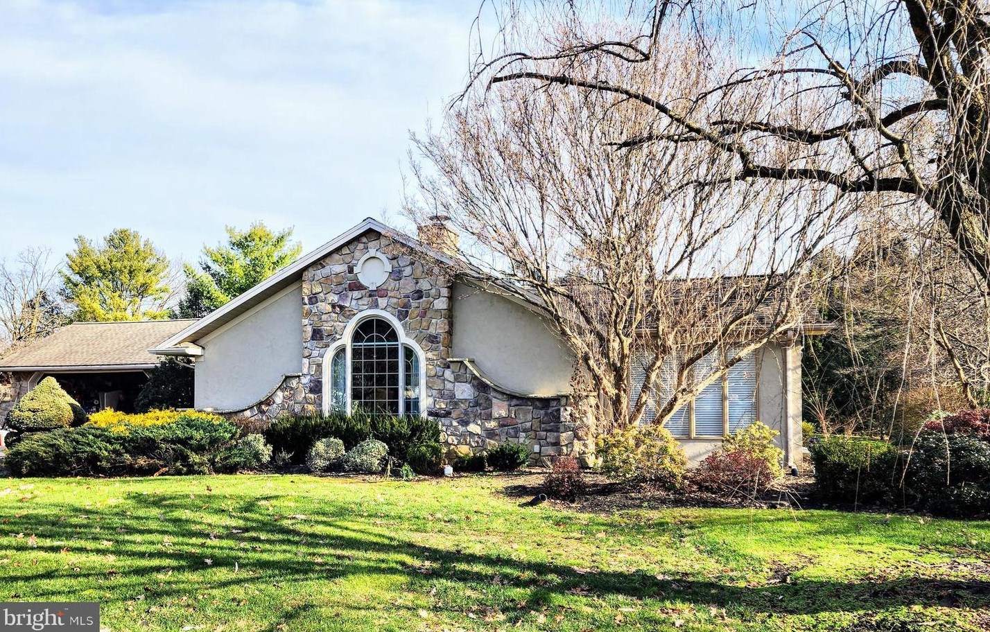 1006 Hillview Ln, Swatara, PA 17033