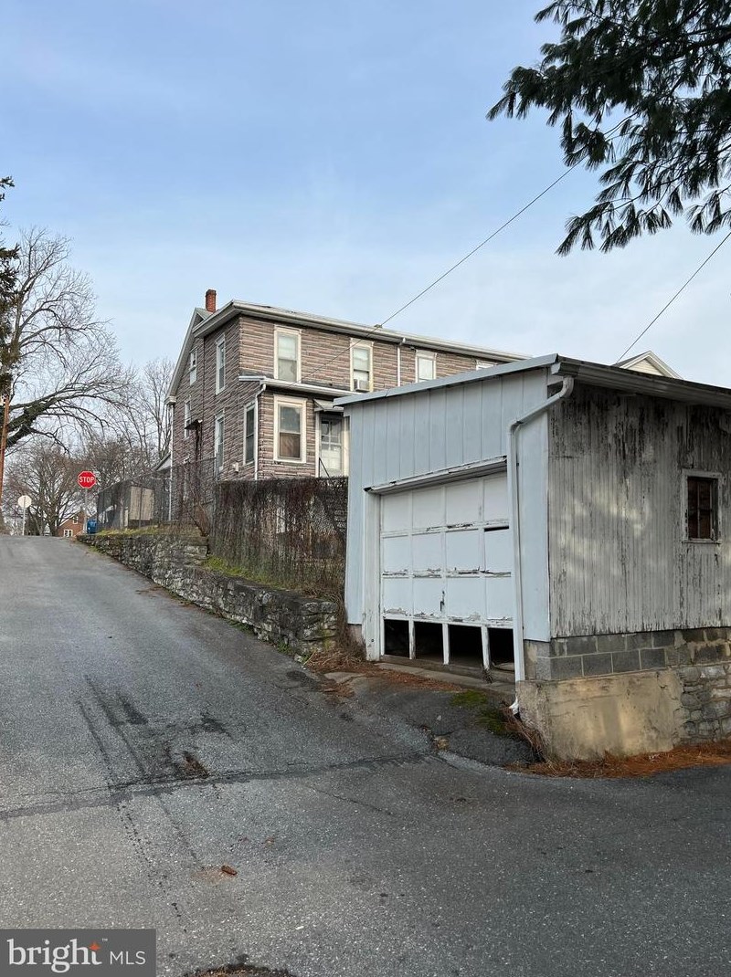 261 Market St, Highspire, PA 17034