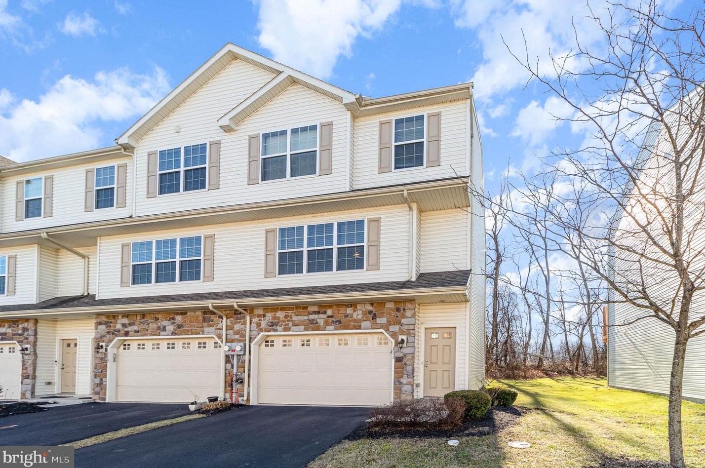 111 Mapleton Blvd, Harrisburg, PA 17112-3636
