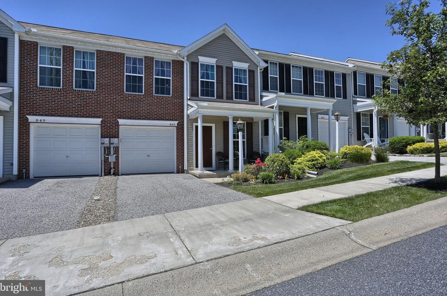 845 Fawn Ln, Hummelstown, PA 17036