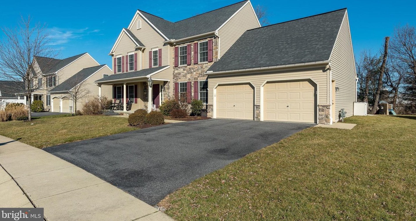 128 Blackbird Ln, Hummelstown, PA 17036