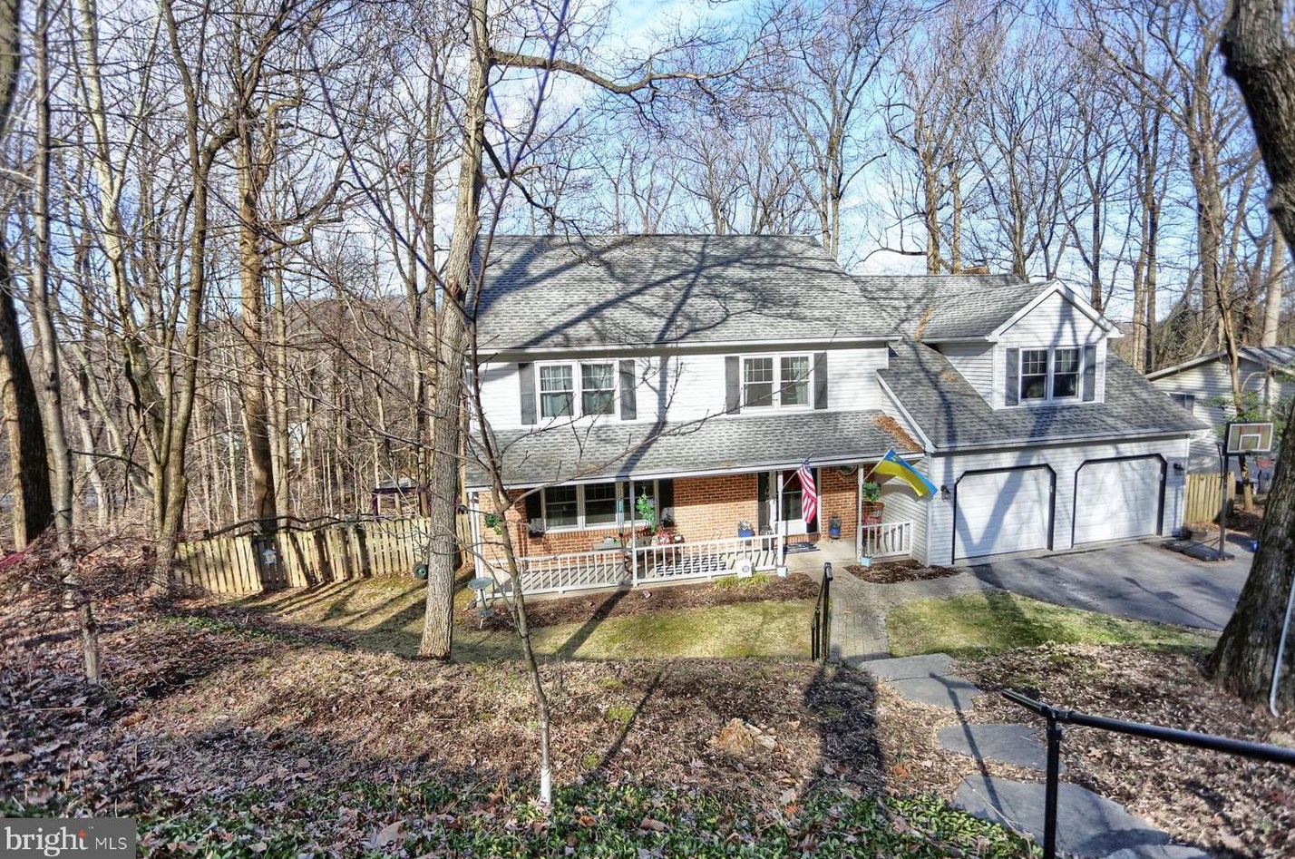 1593 Spring Hill Dr, Hummelstown, PA 17036