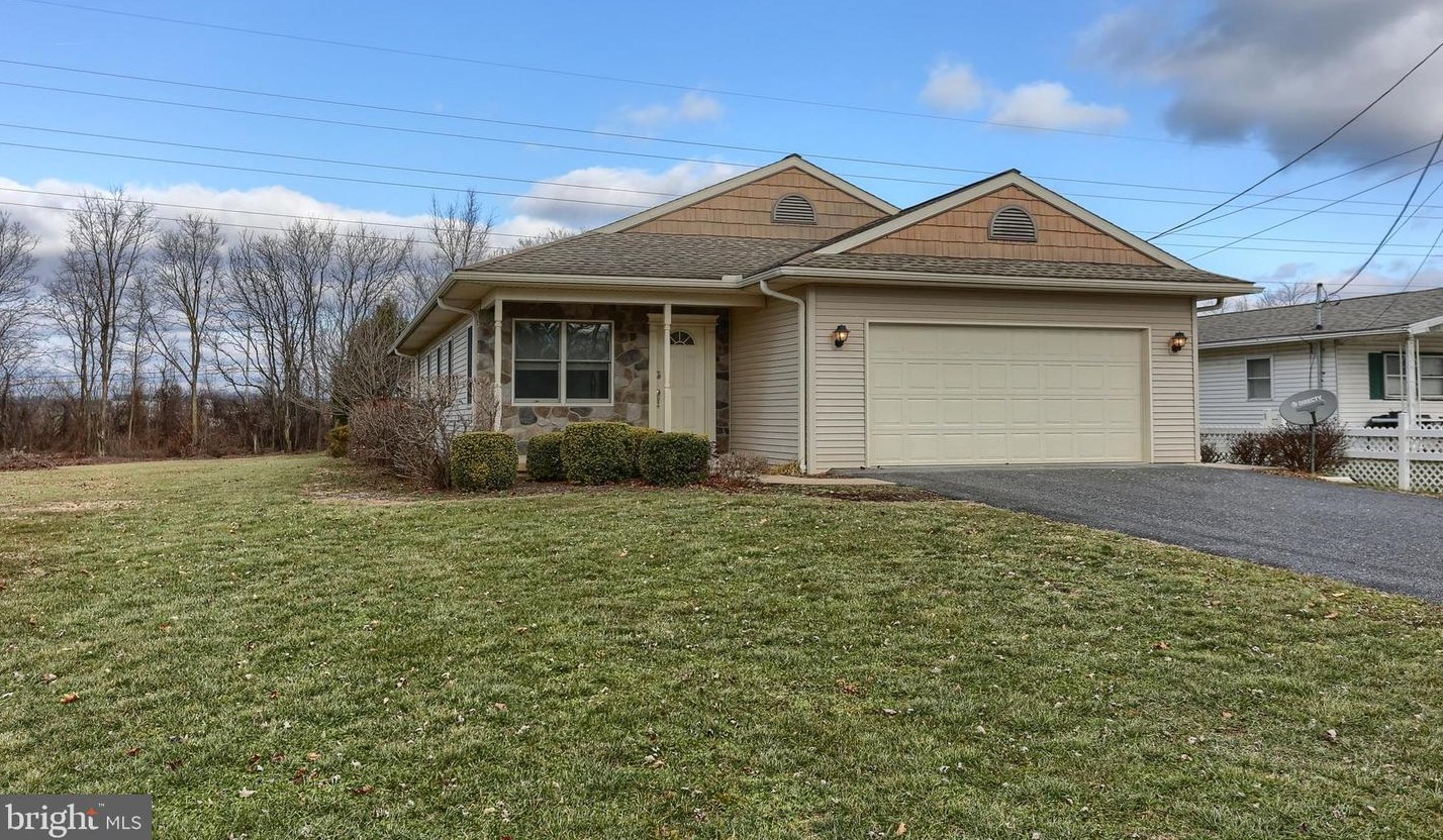 951 Mae St, Hummelstown, PA 17036
