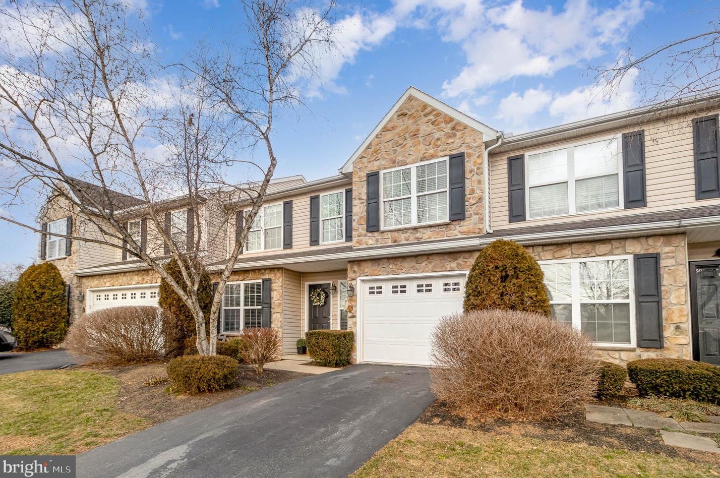 59 Carousel Cir, Swatara, PA 17033