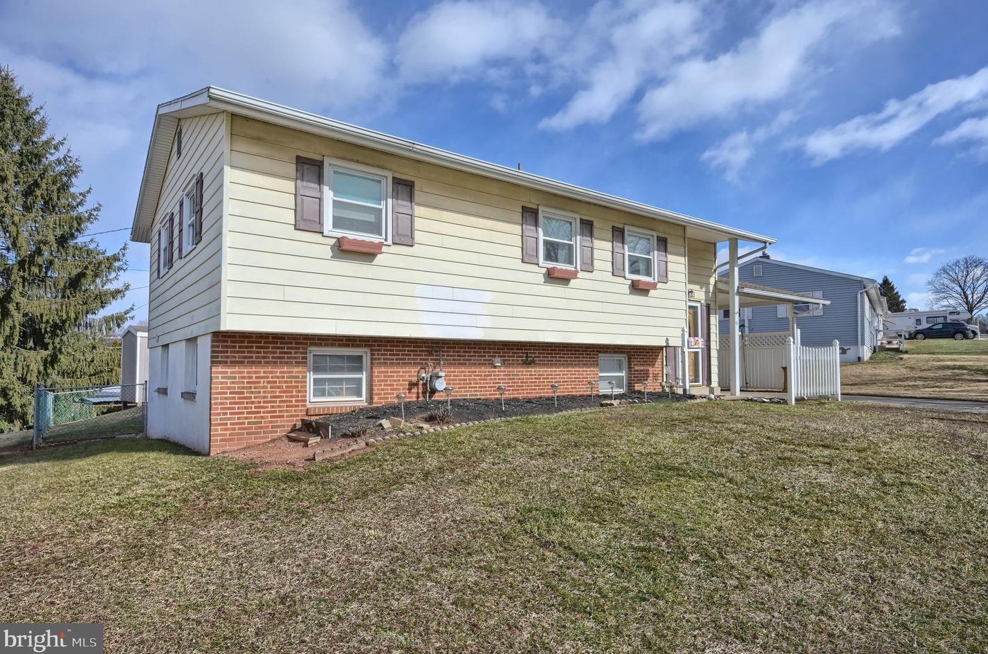 9 Faye Rd, Hbg Inter Airp, PA 17057-3311