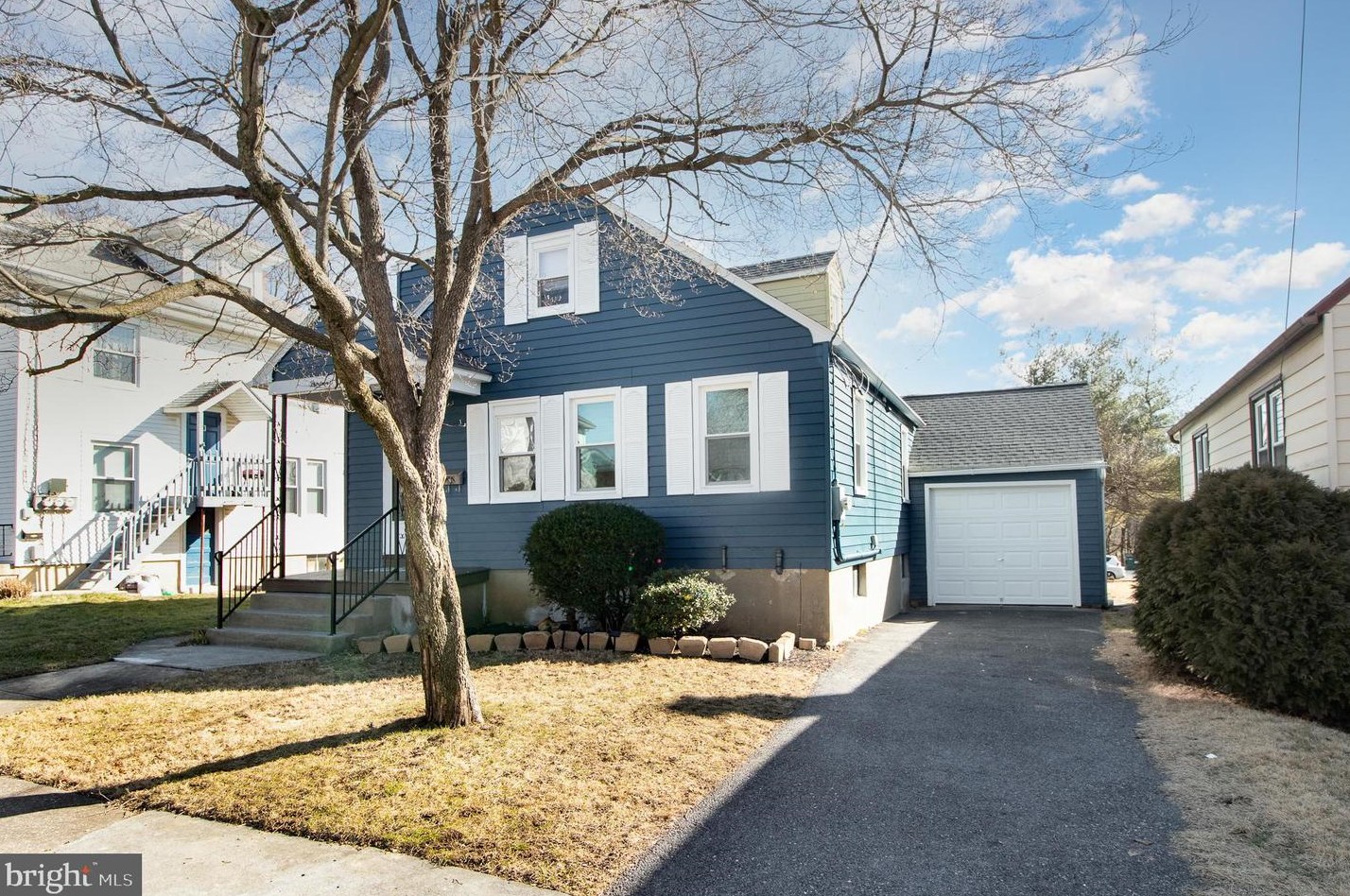 1318 E Caracas Ave, Swatara, PA 17033