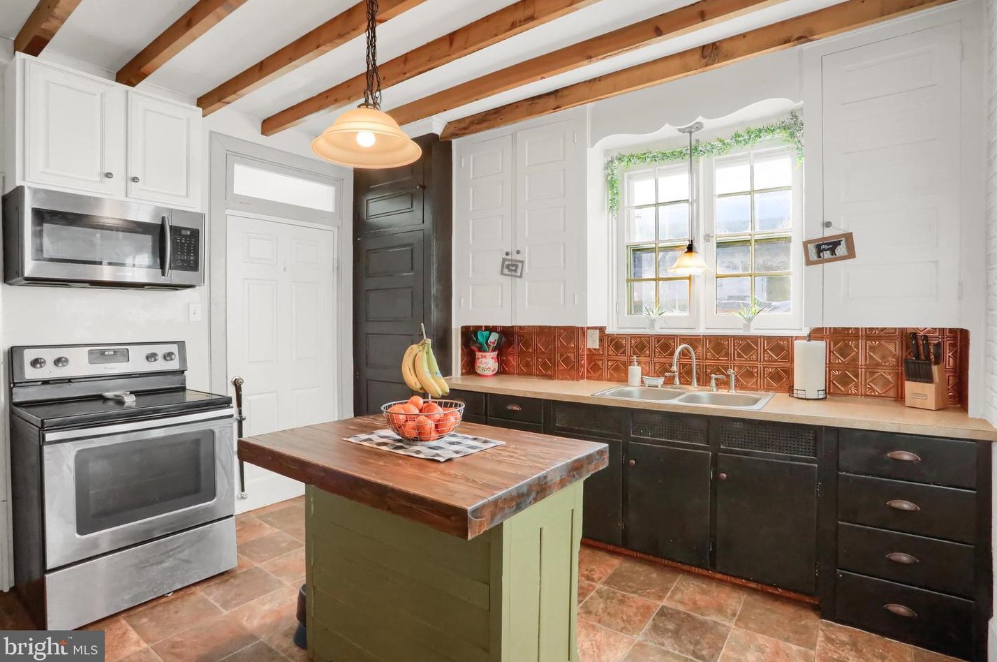 12 Broad St, Elizabethville, PA 17023-8506