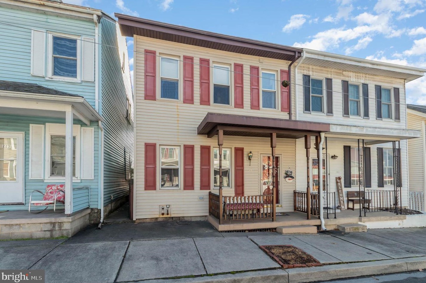 221 Market St, Powells Vly, PA 17032-6000