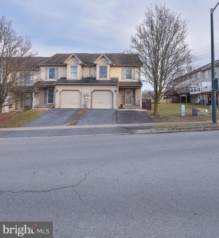 1041 Memory Ln, Harrisburg, PA 17111