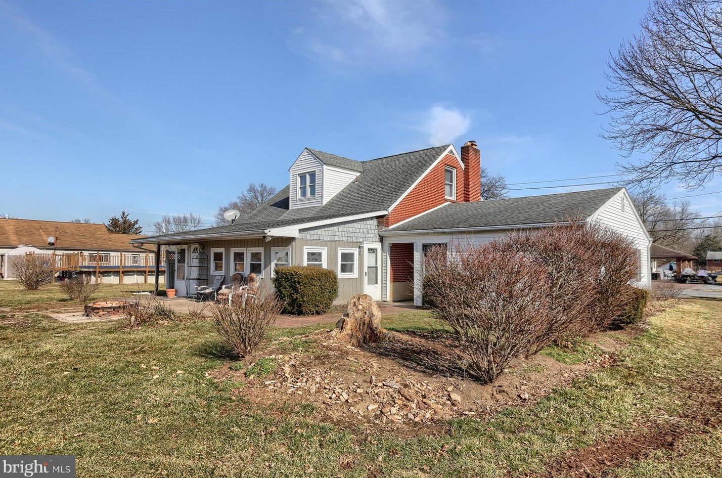 817 Adelia St, Hbg Inter Airp PA  17057-2806 exterior